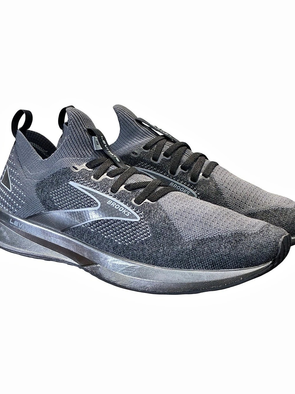 Brooks Levitate Gray & Black men’s US 10 Athletic Shoes